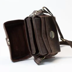 Hølssen Edris Brown Leather Camera Bag - Walnut Brown 9 Hølssen Edris Brown Leather Camera Bag - Walnut Brown -Camera Gear Hub Brown Leather Bag 3