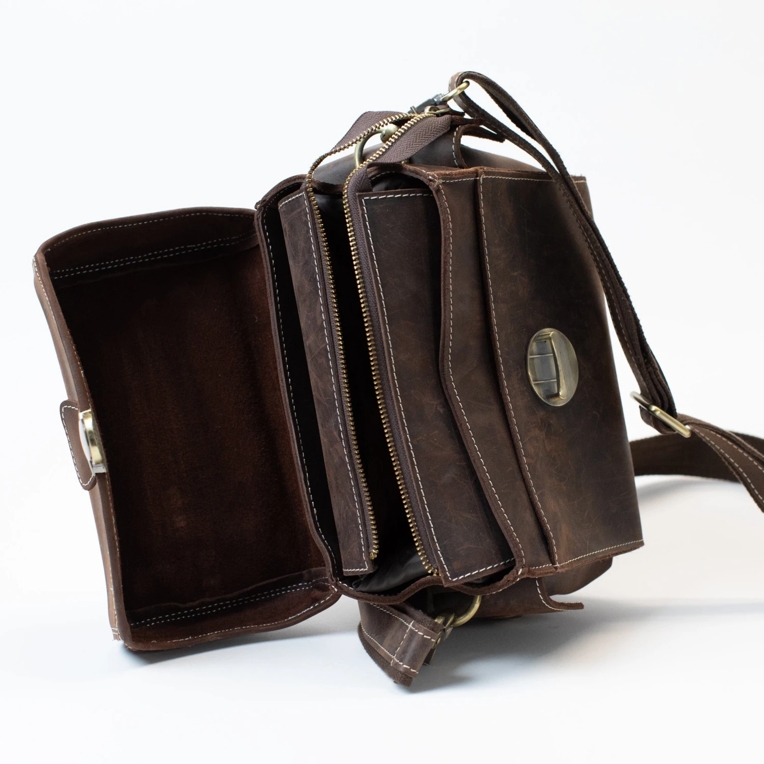 Hølssen Edris Brown Leather Camera Bag - Walnut Brown 5 Hølssen Edris Brown Leather Camera Bag - Walnut Brown - Image 3