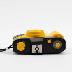 LE6 Fixed Focus Point And Shoot Camera -Camera Gear Hub LE6 Yellow 0004