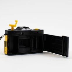 LE6 Fixed Focus Point And Shoot Camera -Camera Gear Hub LE6 Yellow 0007