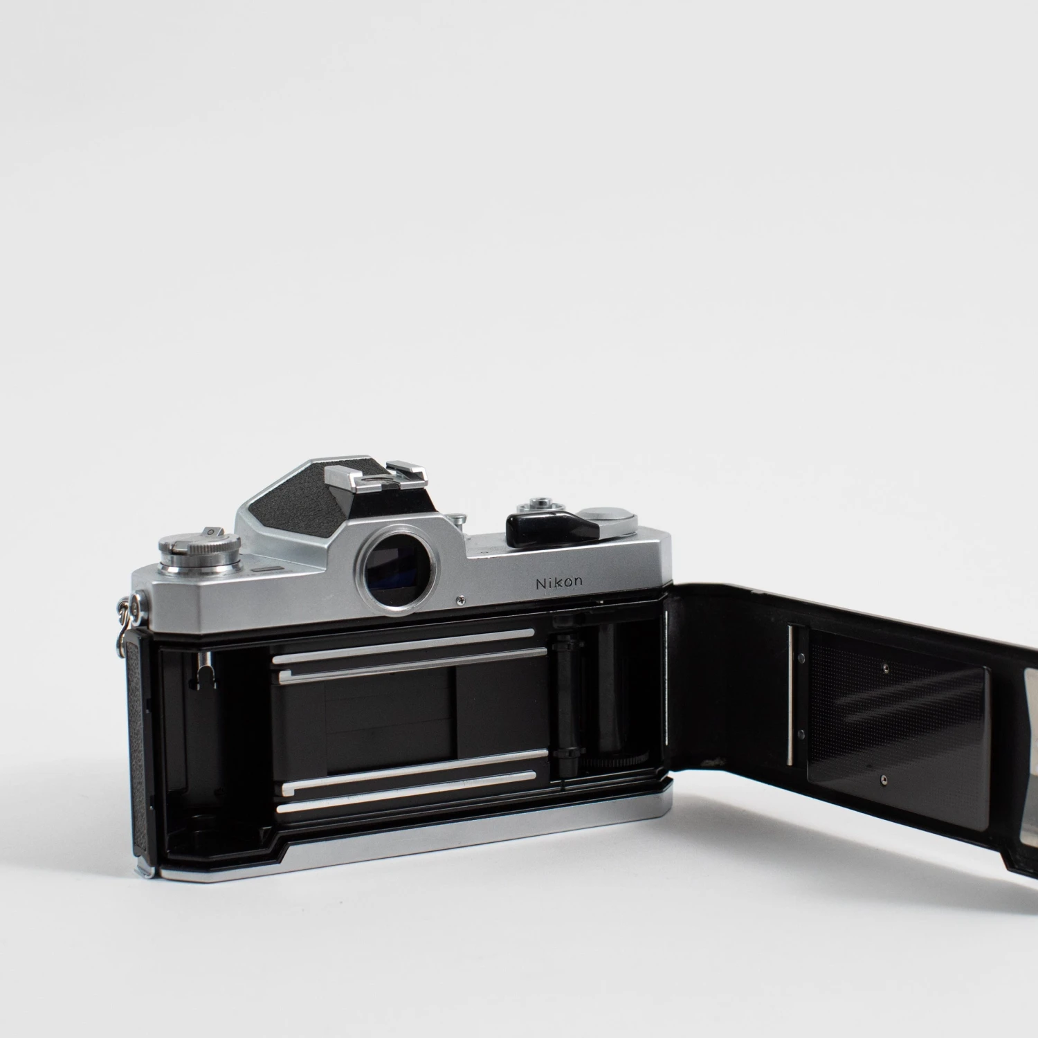 Nikon FT3 Nikkormat With 50mm Series E F/1.8 Lens 7 Nikon FT3 Nikkormat With 50mm Series E F/1.8 Lens - Image 5