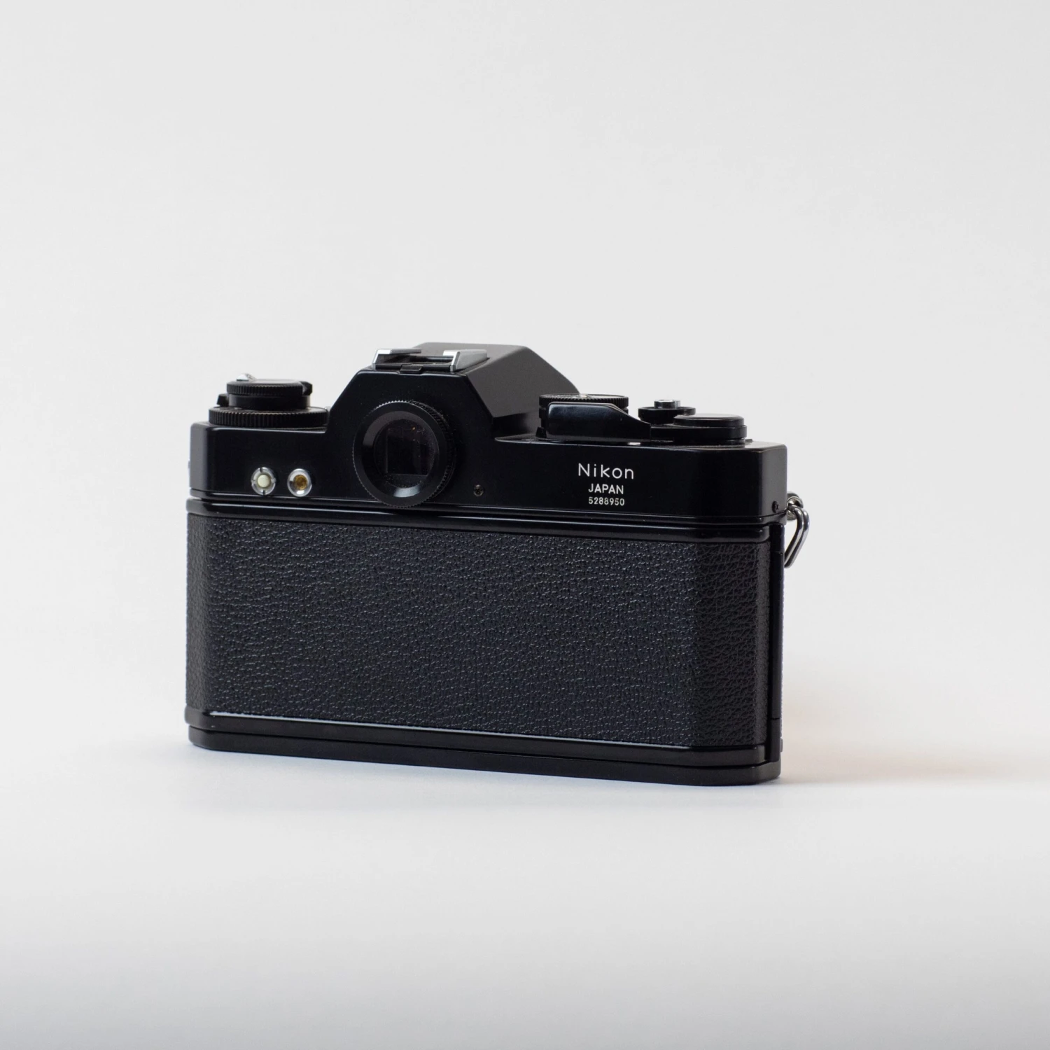 Nikon Nikkormat EL With 24mm F/2.8 Nikkor-NC Lens 6 Nikon Nikkormat EL With 24mm F/2.8 Nikkor-NC Lens - Image 4